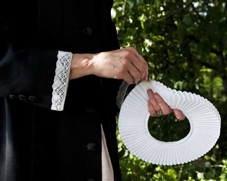 Præst - Erik Ladegaard