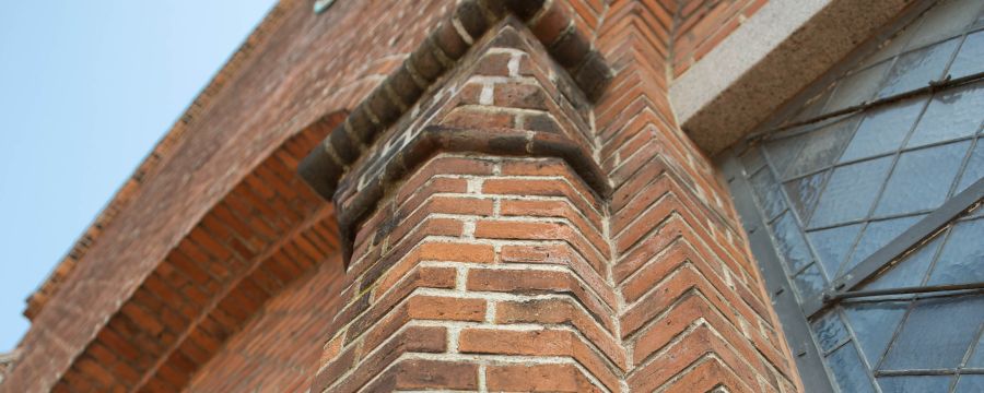 murværk på holstebro kirke